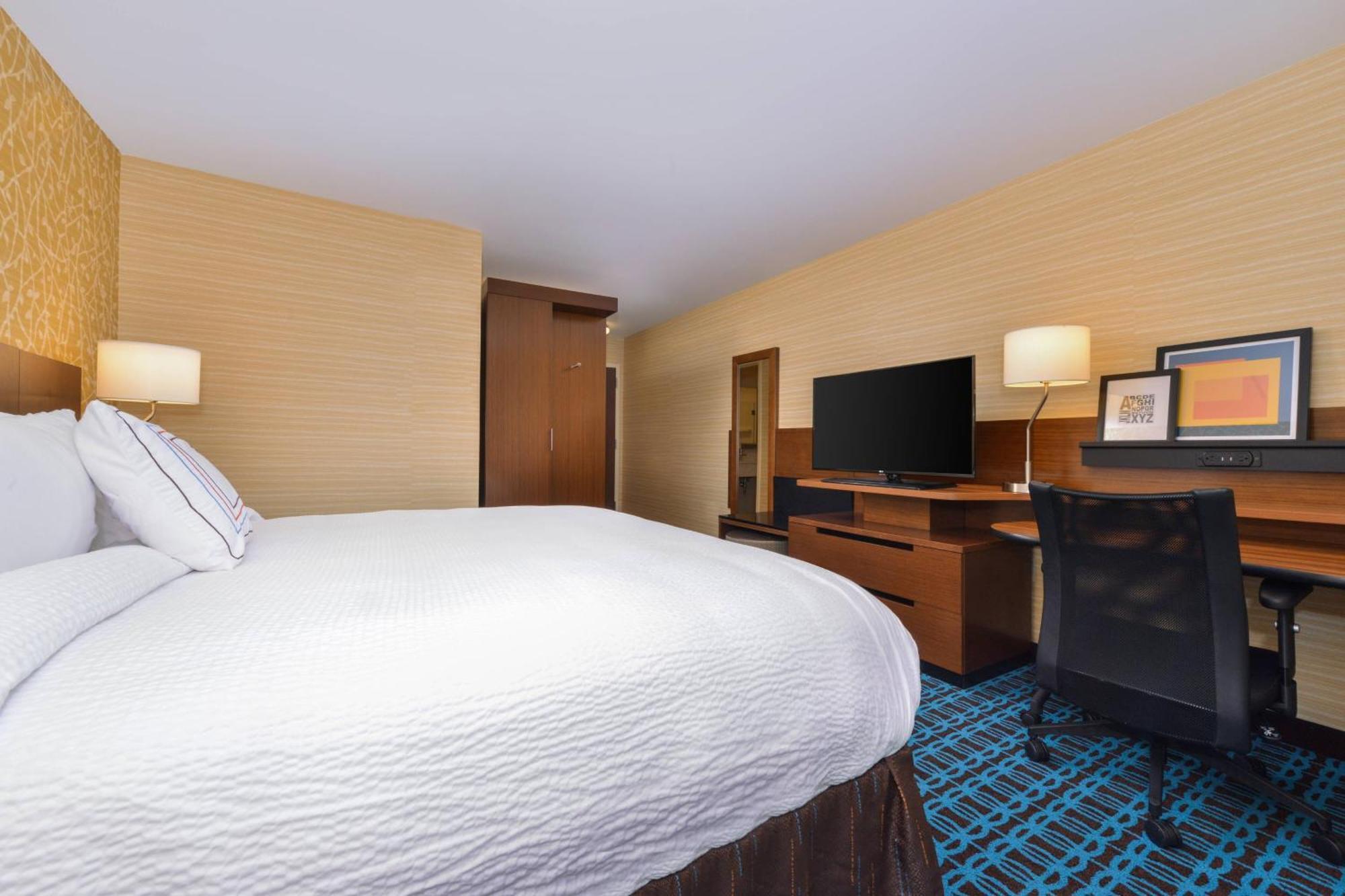 Fairfield Inn & Suites By Marriott Coralville Exterior photo