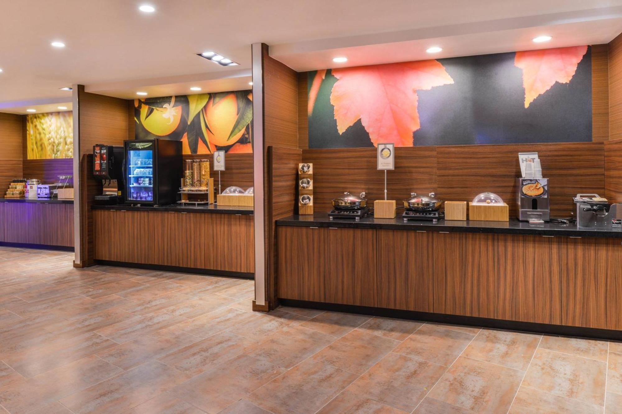Fairfield Inn & Suites By Marriott Coralville Exterior photo