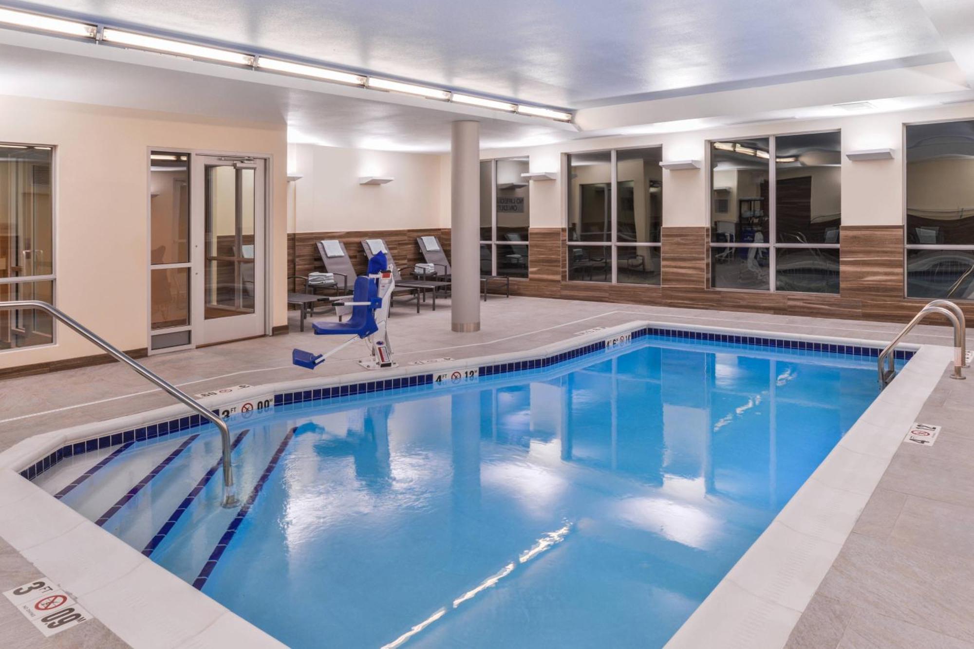 Fairfield Inn & Suites By Marriott Coralville Exterior photo