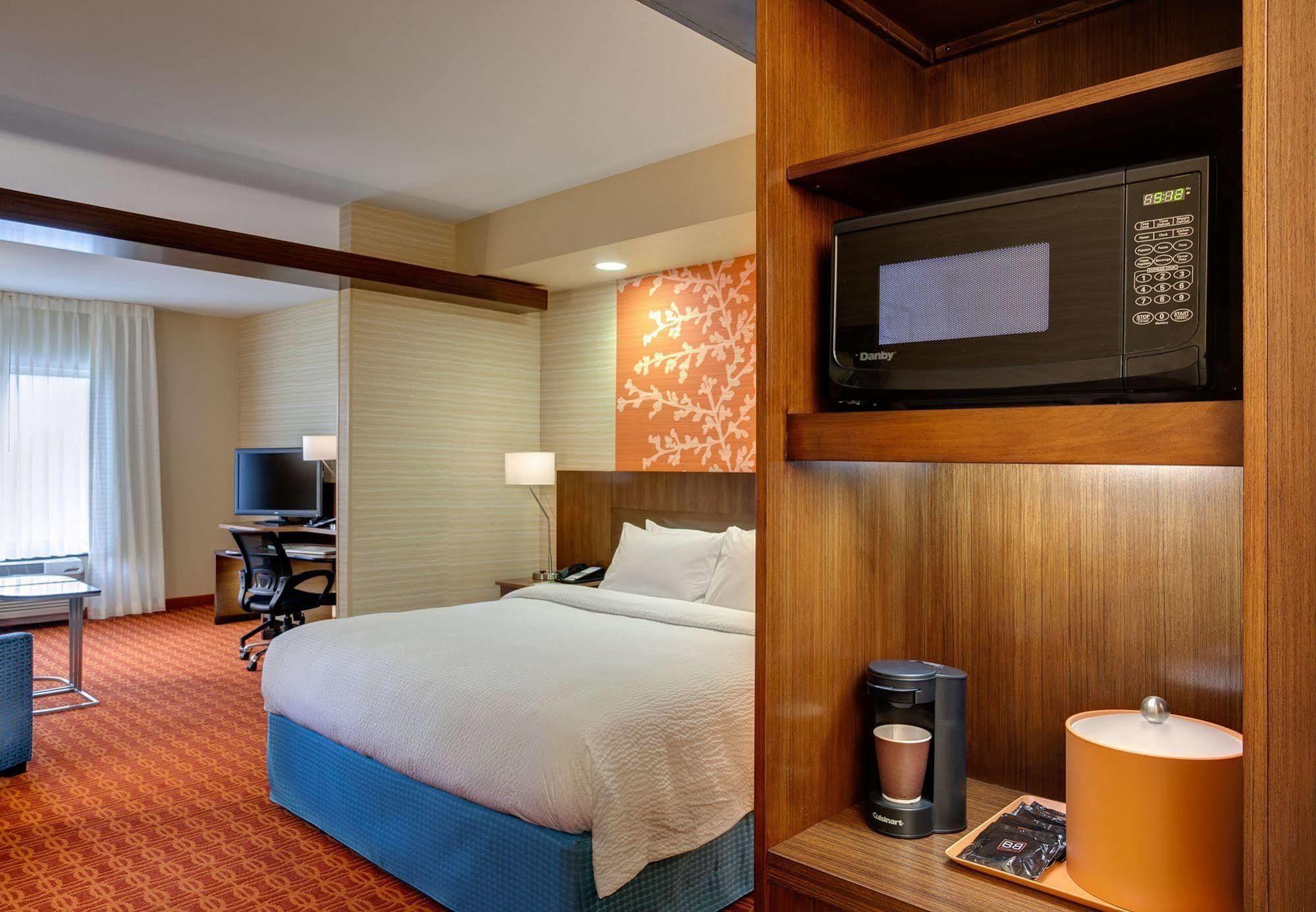 Fairfield Inn & Suites By Marriott Coralville Exterior photo